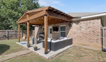 207 N Hubbard St, Alvord, TX 76225