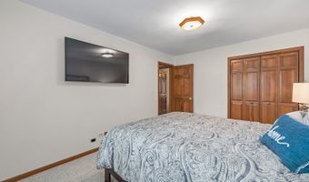 14 Hampton Ct, Algonquin, IL 60102