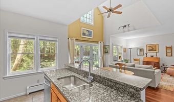 30 Eastman Farm Rd 30, Burlington, VT 05408