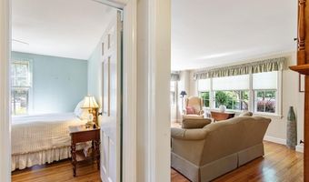 1 Joann Dr, Barrington, RI 02806