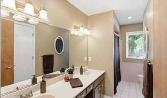 825 Queenswood Ct, Indianapolis, IN 46217