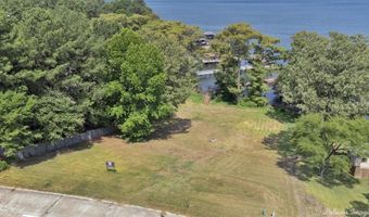 5617 S Lakeshore Dr, Shreveport, LA 71119