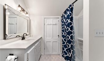 50 Clipper Way, Bristol, RI 02809