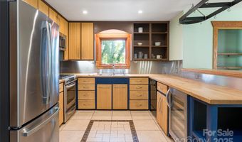 40 Governors View Rd, Asheville, NC 28805