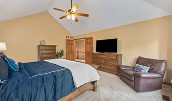 14 Hampton Ct, Algonquin, IL 60102