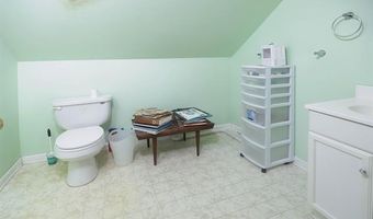 130 Delta Dr, Algonac, MI 48001