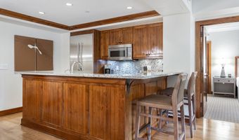 100 Bachelor Ridge Rd 3305, Avon, CO 81620