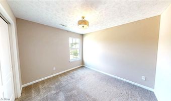 940 Longitude Ln, Amherst, OH 44001