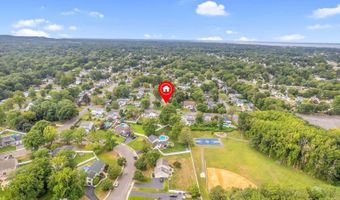 9 Brentwood Ter, Middletown, NJ 07748