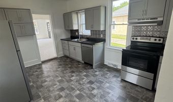 808 S Clinton St, Albia, IA 52531