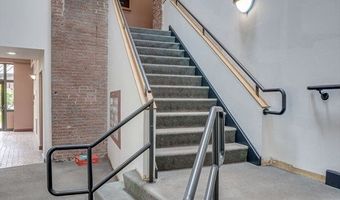 5 Market Sq 207, Amesbury, MA 01913