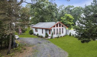 99 Holly Ln, Bayville, NJ 08721