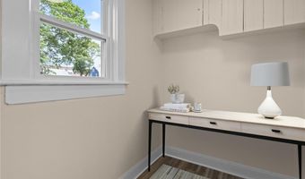 62 Fenner Ave, East Providence, RI 02915