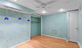 71 Hawthorne Pl, North Providence, RI 02904