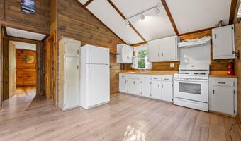 117 Taylor Woods Rd, Belgrade, ME 04917