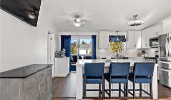 70 Pettee Ave, North Kingstown, RI 02852