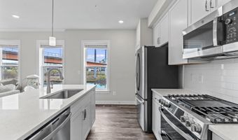 2410 STELLA Pl 2, Alexandria, VA 22303