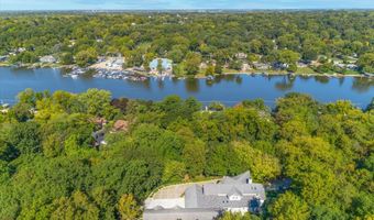 925 N River Rd, Algonquin, IL 60102