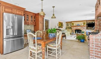 429 Woonsocket Hill Rd, North Smithfield, RI 02896