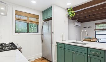 202 Thornberry Ln, Blakeslee, PA 18610