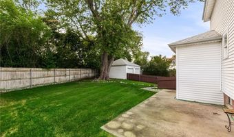 48 Wollaston St, Cranston, RI 02910