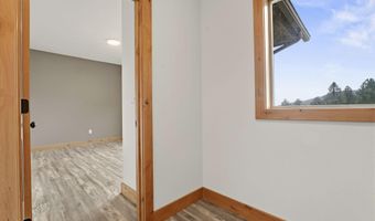 10 Bellflower Ct, Blanchard, ID 83804