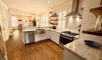 10 Hayek St, Beaufort, SC 29907