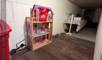 1524 Beechwood Dr, Aurora, NE 68818