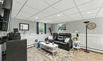 22 Camelot Cir, Johnston, RI 02919