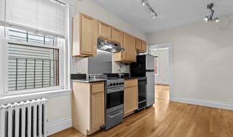 35 Queensberry 22, Boston, MA 02215