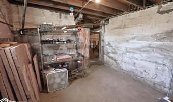214 6Th Ave E, Albia, IA 52531