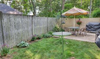 123 Pine Glen Dr, East Greenwich, RI 02818
