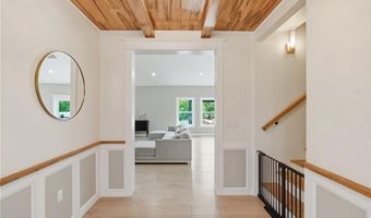 1264 Central Ave, Johnston, RI 02919