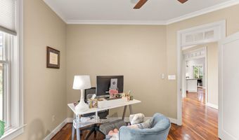 4226 40TH St N, Arlington, VA 22207