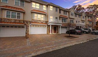 47 White Oak Ln, Aberdeen, NJ 07747