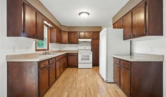 413 E 5th St, Anamosa, IA 52205