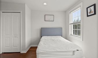 330 S CLINTON St, Baltimore, MD 21224