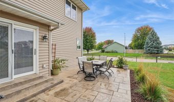 2012 Country Cove Ln, Altoona, IA 50009