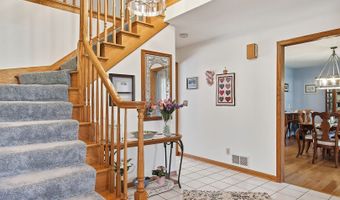 40498 N Sunset Dr, Antioch, IL 60002