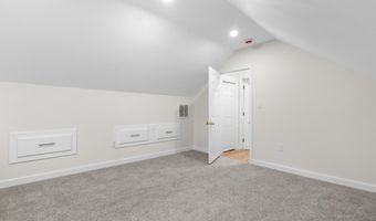 117 W Chippen Hill Rd, Burlington, CT 06013