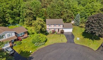 3 Oaks Ct, Albany, NY 12203