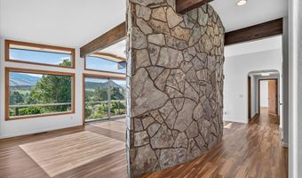 738 Fairway Ct, Ashland, OR 97520
