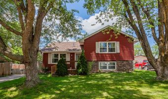 202 11th Ave NW, Altoona, IA 50009