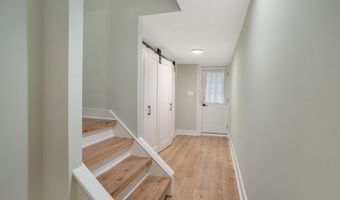 9038 LYKENS Ln, Philadelphia, PA 19128