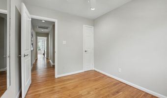 8121 BRIAR CREEK Dr, Annandale, VA 22003