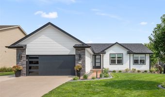 321 32nd St SW, Altoona, IA 50009