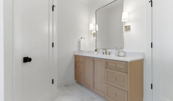 7705 HOLIDAY Ter, Bethesda, MD 20817