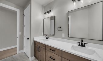 2433 N LOCUST St, Cedar City, UT 84720