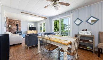43 Flintstone Rd, Narragansett, RI 02882