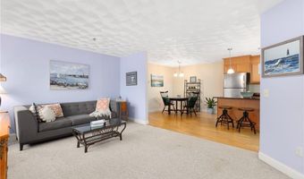 45 Saw Mill Dr 305, North Kingstown, RI 02852